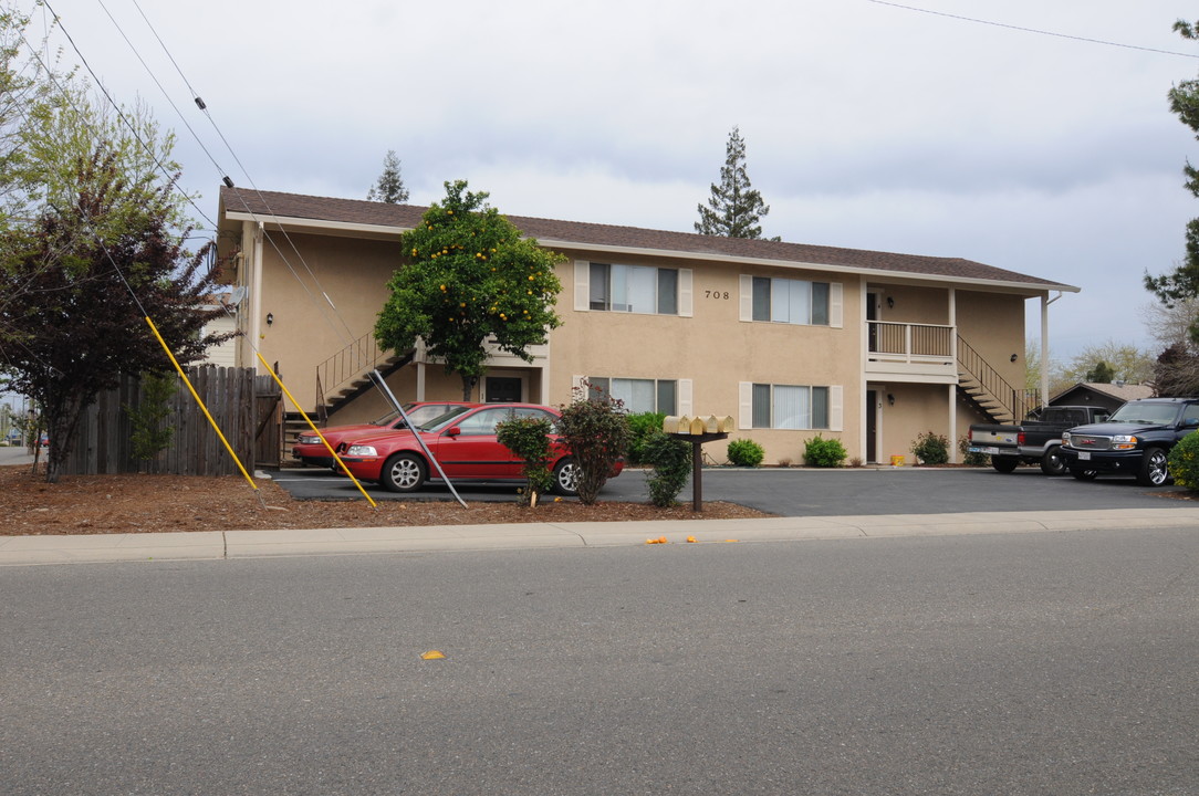 708 Wales Dr in Folsom, CA - Foto de edificio