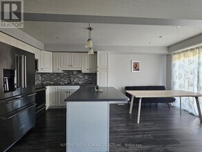 6412 Shapton Cres in Niagara Falls, ON - Building Photo - Building Photo