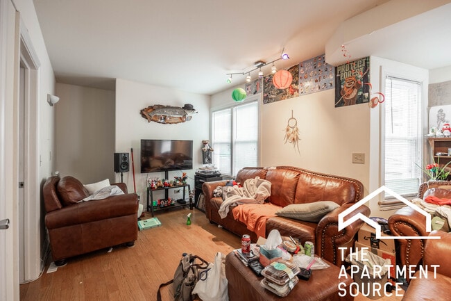 property at 1738 W Altgeld St