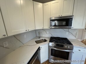 374 Oxford St in Cambridge, MA - Building Photo - Building Photo