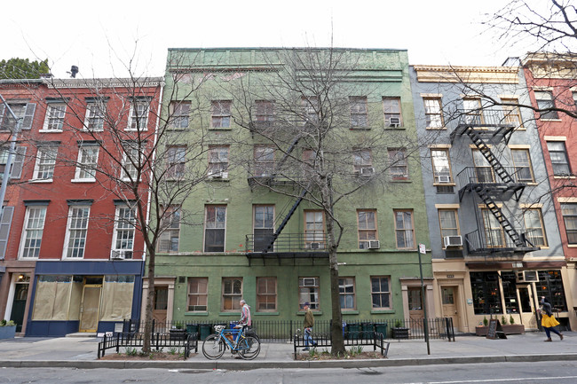 424-426 Hudson St in New York, NY - Foto de edificio - Building Photo