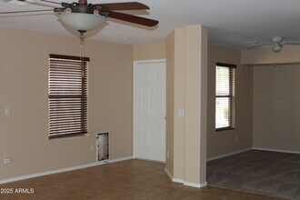 33082 N Cat Hills Ave in San Tan Valley, AZ - Building Photo - Building Photo