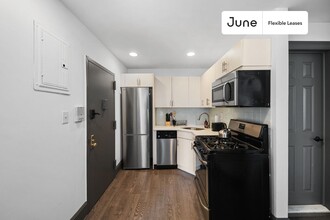 345 E 21st St in New York, NY - Building Photo - Building Photo
