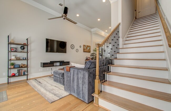 property at 4047 Leeland St