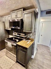 1833 NW 58th Ave, Unit 30 in Lauderhill, FL - Foto de edificio - Building Photo