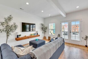 3452 N Clark St in Chicago, IL - Building Photo