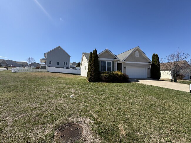 62 Lofty Cir in Stuarts Draft, VA - Building Photo - Building Photo