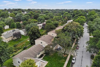 Westwood Duplexes in Omaha, NE - Foto de edificio - Building Photo