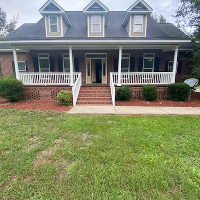 1903 Clubhouse Rd in Ravenel, SC - Building Photo - Building Photo