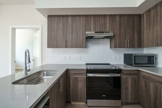 MARQ - The Woods on Marquam Hill in Portland, OR - Building Photo - Interior Photo