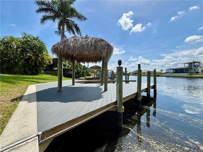 property at 2938 SW 40th St