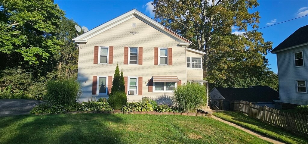 20 Main St in Spencer, MA - Building Photo