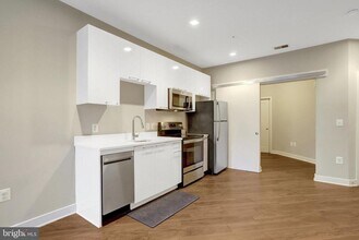 989 S Buchanan St in Arlington, VA - Building Photo - Building Photo