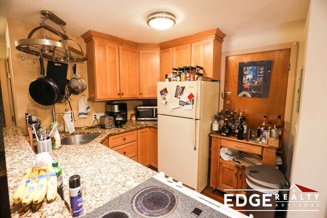 28 Brentwood St, Unit 12 in Boston, MA - Building Photo - Building Photo