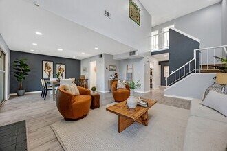 7551 Maywood Dr in Pleasanton, CA - Foto de edificio - Building Photo