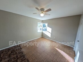 542 Alvarado Dr SE in Albuquerque, NM - Building Photo - Building Photo
