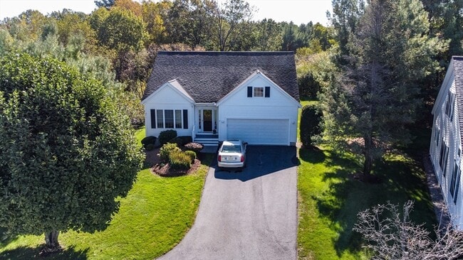 37 Augusta Way in Chelmsford, MA - Building Photo - Building Photo