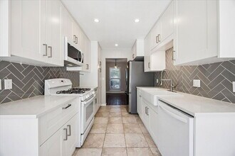 9711 Marlborough Dr in Austin, TX - Foto de edificio - Building Photo