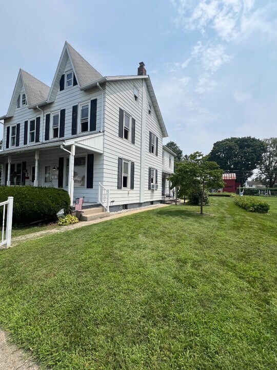 822 Tuckerton Ave in Temple, PA - Building Photo