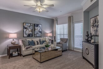 The Livingston in Plano, TX - Foto de edificio - Building Photo