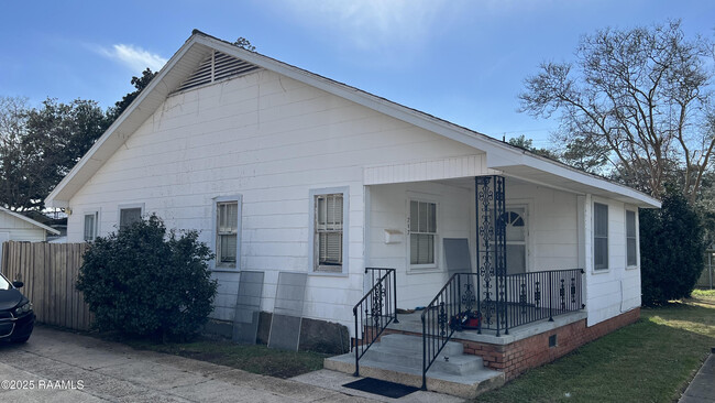 717 Harding St in Lafayette, LA - Building Photo - Building Photo