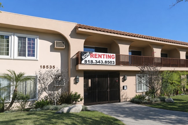 18535 Saticoy St, Unit 205