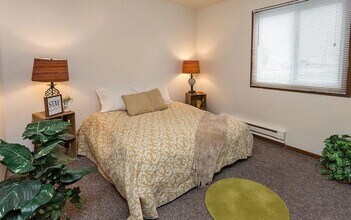 918 E 17th St in Norwalk, IA - Building Photo - Building Photo