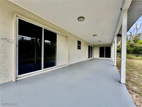 4800 Rock Sound Rd in Saint James City, FL - Foto de edificio - Building Photo