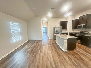 6235 Willow Point Blvd in San Antonio, TX - Building Photo - Building Photo