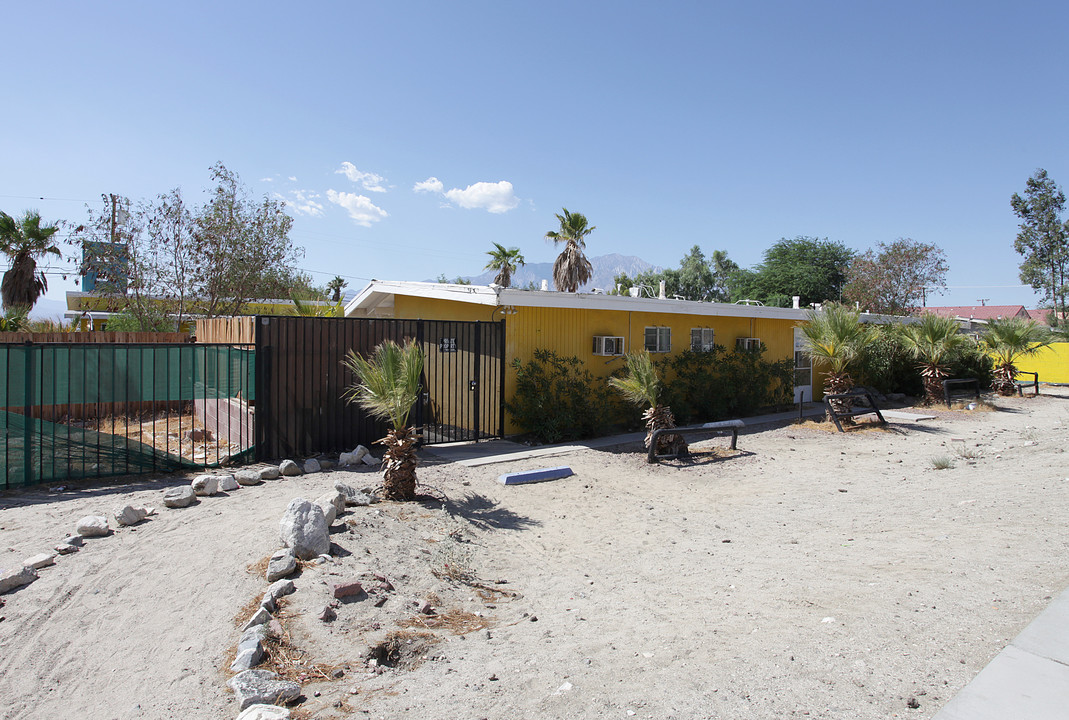 66197 Cahuilla Ave in Desert Hot Springs, CA - Foto de edificio