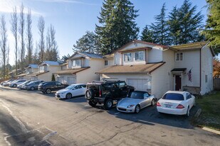 126 W Casino Rd in Everett, WA - Building Photo