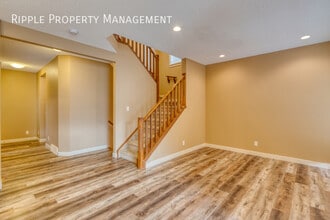 11 Everoak Bay SW in Calgary, AB - Building Photo - Building Photo