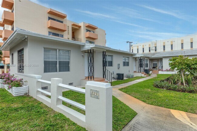 221 Antiquera Ave in Coral Gables, FL - Building Photo - Building Photo