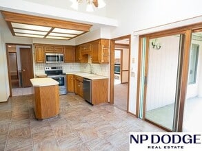 109 Summerset Cir in Papillion, NE - Building Photo - Building Photo
