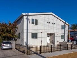6857 N Radford Ave in North Hollywood, CA - Building Photo