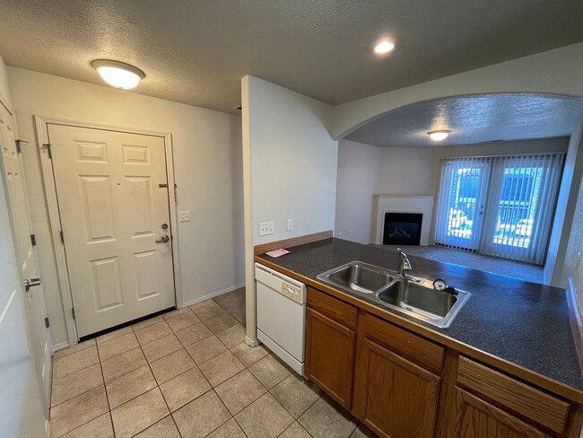 225 NW Greenwood Ave in Redmond, OR - Building Photo - Building Photo