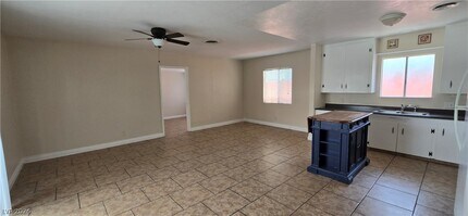 315 Arnold St in Las Vegas, NV - Building Photo - Building Photo