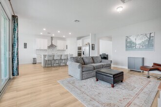 6801 Cloverdale Ave in Port St. Lucie, FL - Building Photo - Building Photo