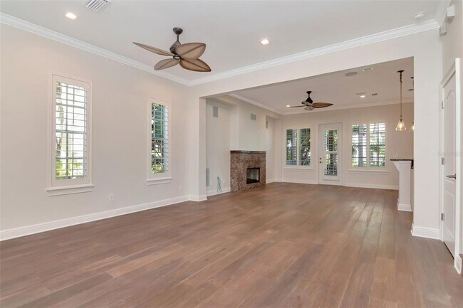 947 Hemingway Cir in Tampa, FL - Building Photo - Building Photo