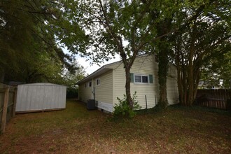 1401 River Oaks Dr in Norfolk, VA - Building Photo - Building Photo