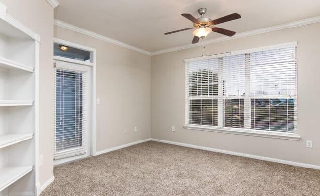 property at 2900 Pearland Pkwy