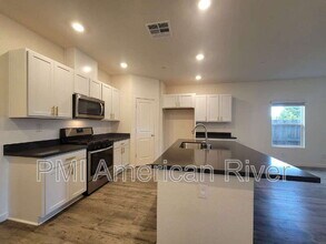 2053 Skipper Cv Wy in Plumas Lake, CA - Building Photo - Building Photo