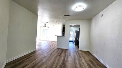 901 W Congress St in Denton, TX - Building Photo - Building Photo