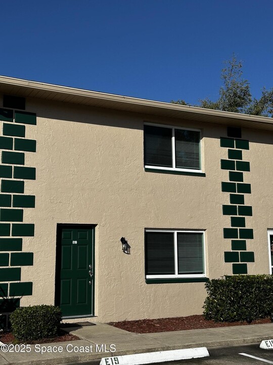 1880 Murrell Rd in Rockledge, FL - Building Photo