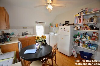 8 Trafford St, Unit 2 in Quincy, MA - Building Photo - Building Photo