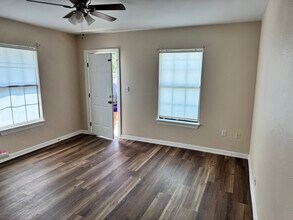 1112 W Elizabeth St, Unit Apt A in Brownsville, TX - Building Photo - Building Photo