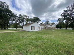 202 Deacon Rd in Fredericksburg, VA - Foto de edificio - Building Photo