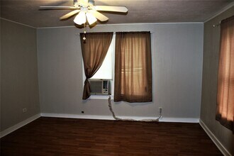 6622 Church St in Wallis, TX - Building Photo - Building Photo