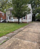 24991 Euclid Ave in Euclid, OH - Building Photo