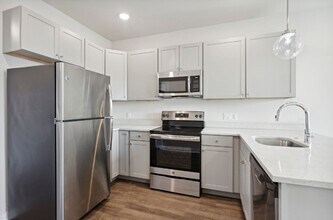 Grove Apartments in Philadelphia, PA - Building Photo - Interior Photo